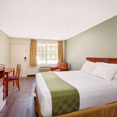 Travelodge By Wyndham El Centro Bagian luar foto